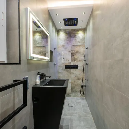 아파트 Stylish 2 Bedroomed 그지라